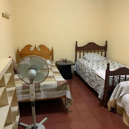 Casa Cisneros Bed & Breakfast León Zewnętrze zdjęcie